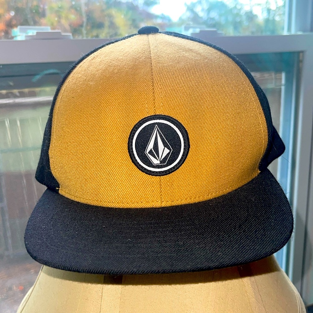 Young kids Volcom cap SnapBack